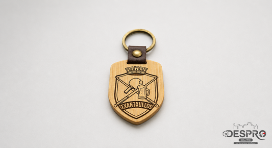 Llavero de bambú personalizable en forma de escudo — imagen del producto | Despro
